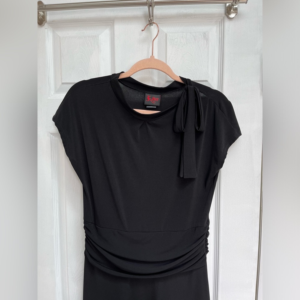 Tie-Neck Black Midi Dress w0ith Ruched Waist